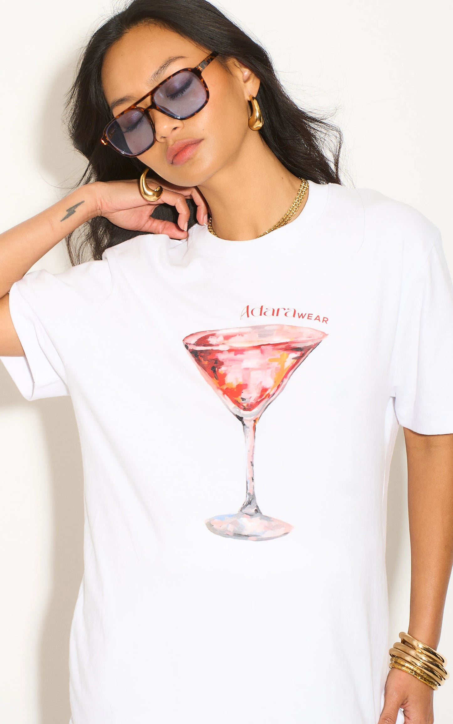 Exclusive white cosmopolitan cocktail relaxed t-shirt