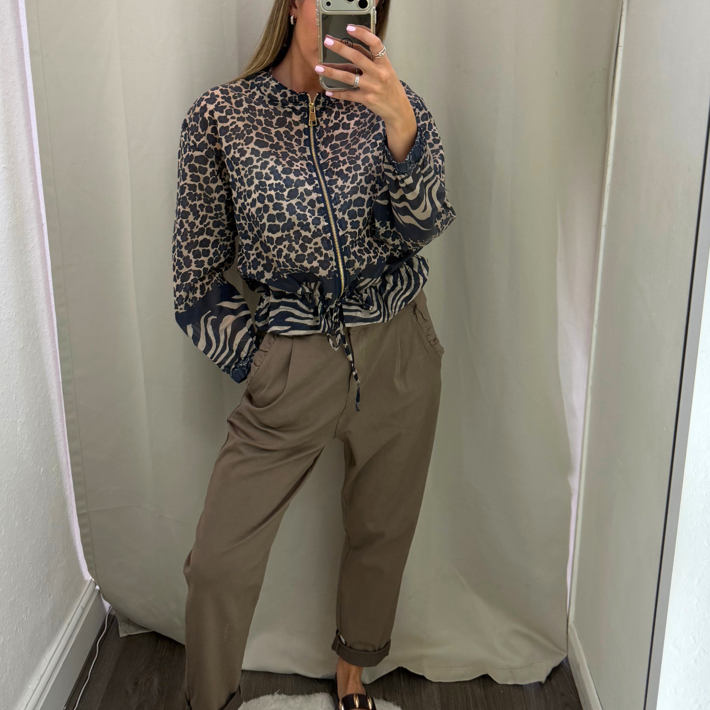 Relaxed Ruffle Pocket Trousers