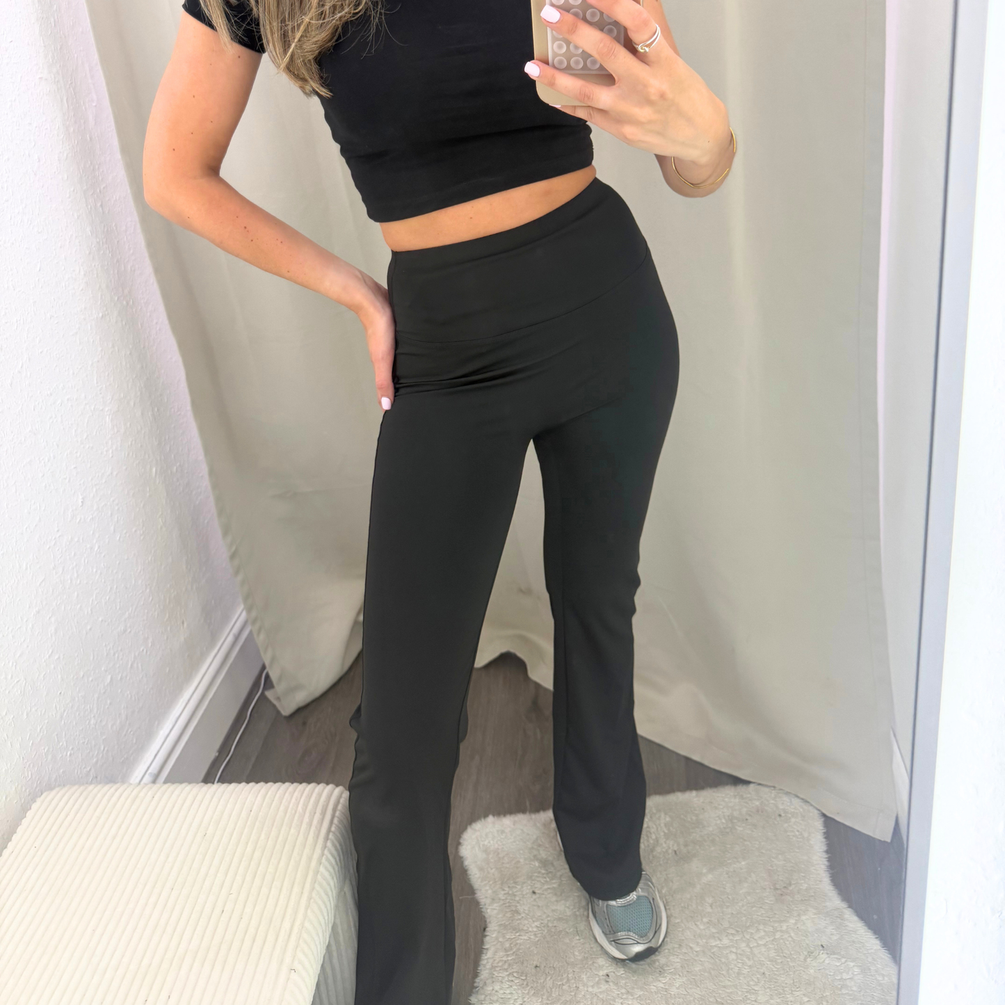 Essential Flared Trousers – Black