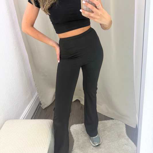 Essential Flared Trousers – Black