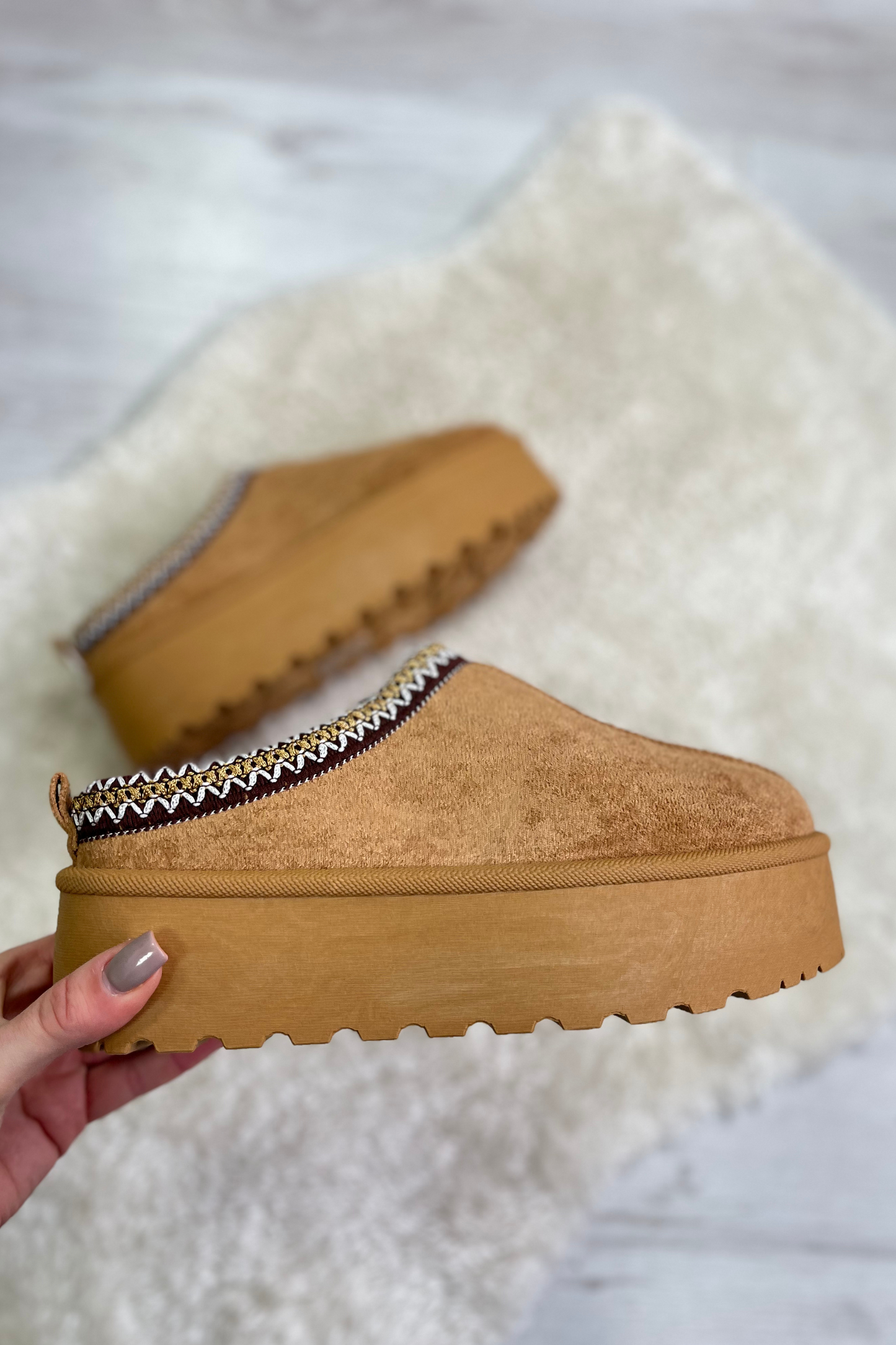 Faux fur sliders (Variant colours)