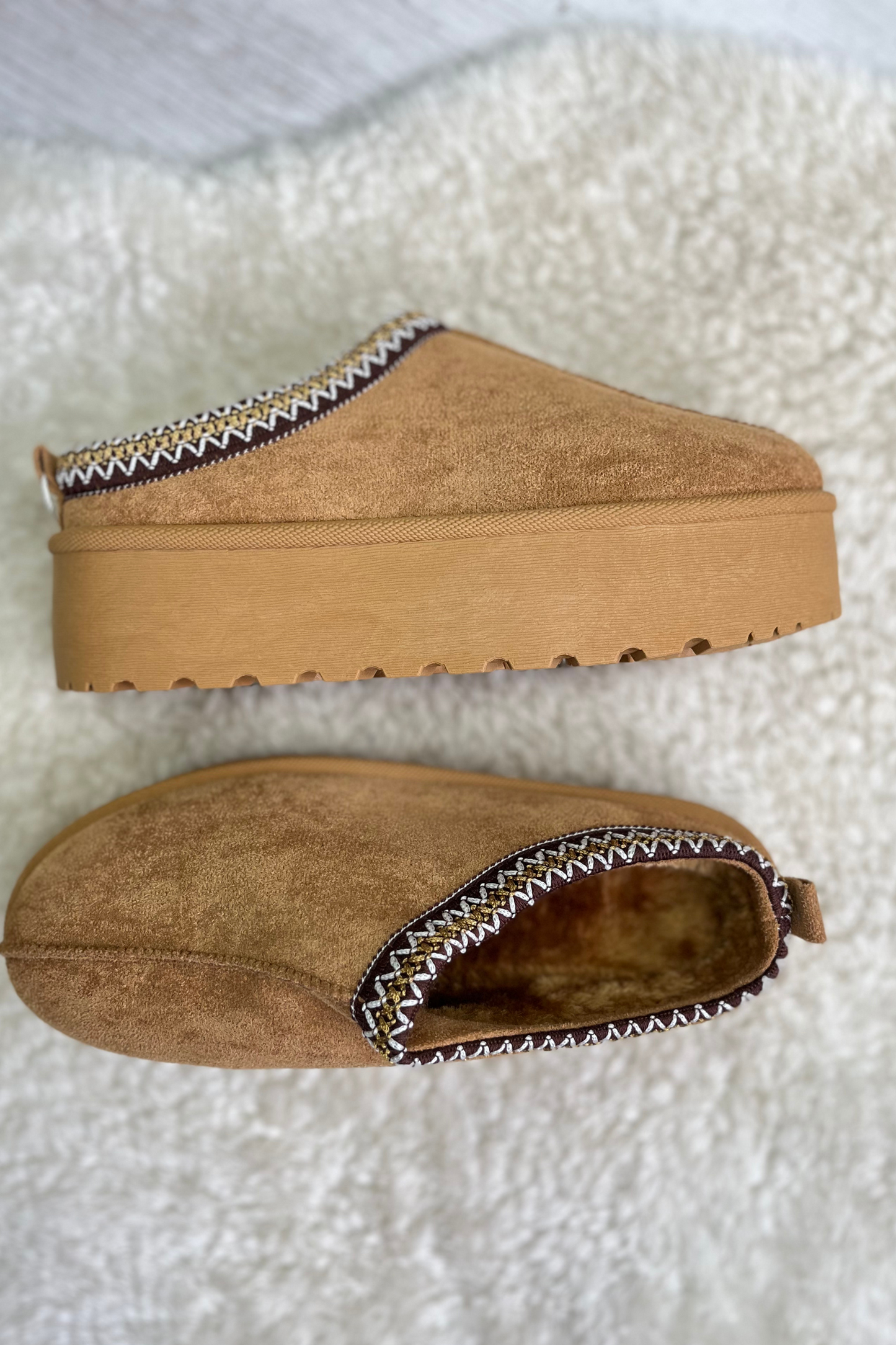 Faux fur sliders (Variant colours)