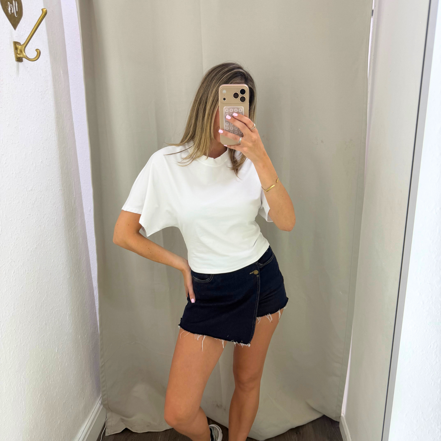 Essential Sculpt Tee – White