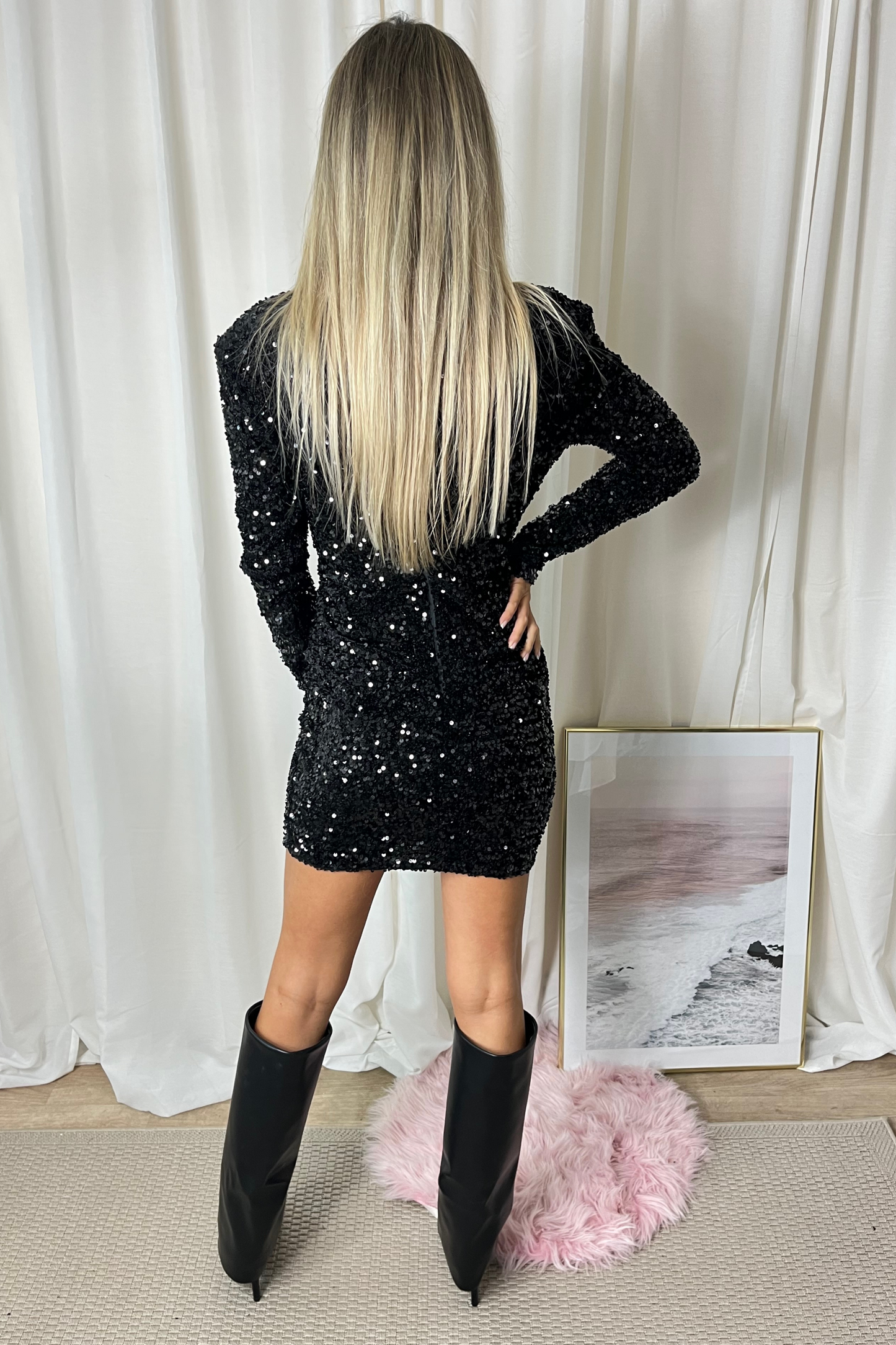 BLACK SCULPTED PLUNGE SEQUIN MINI DRESS